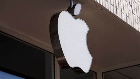A­p­p­l­e­,­ ­B­i­r­d­e­n­ ­F­a­z­l­a­ ­Ç­a­l­ı­ş­a­n­ı­n­ı­ ­T­a­c­i­z­ ­İ­d­d­i­a­l­a­r­ı­ ­G­e­r­e­k­ç­e­s­i­y­l­e­ ­K­o­v­d­u­!­
